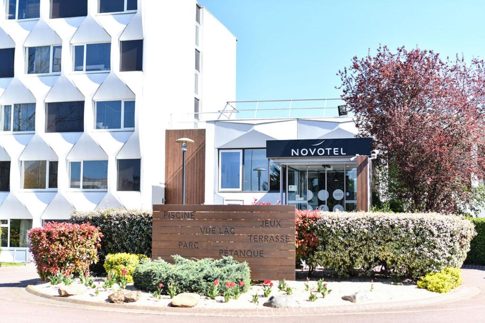 Novotel Paris Creteil Le Lac Exteriör bild